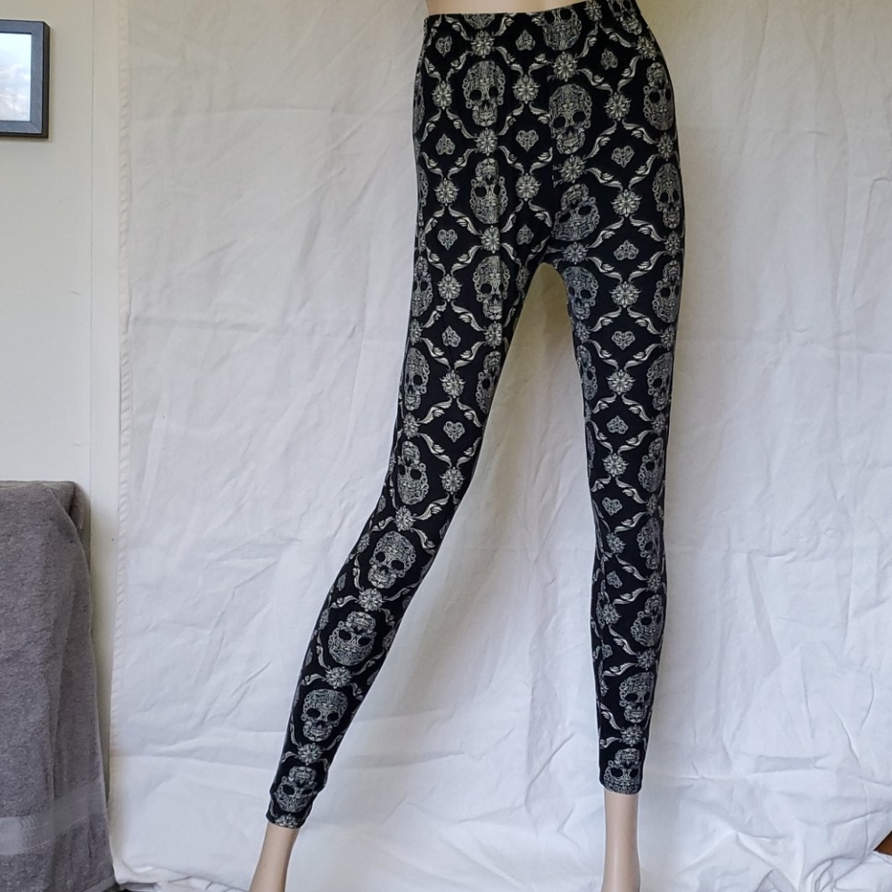 FINAL MARKDOWN - Skull print leggings